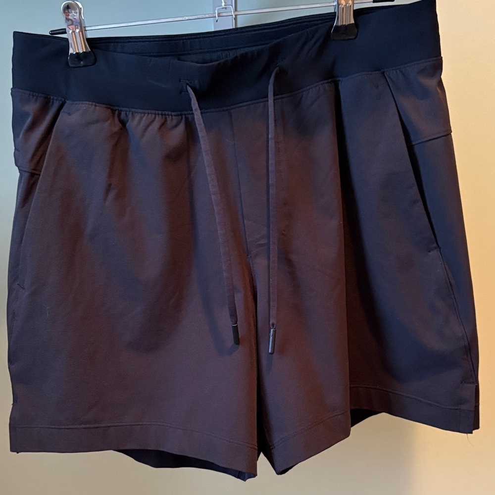 lululemon athletica Men’s Zeroed In Linerless 5” Shorts Small